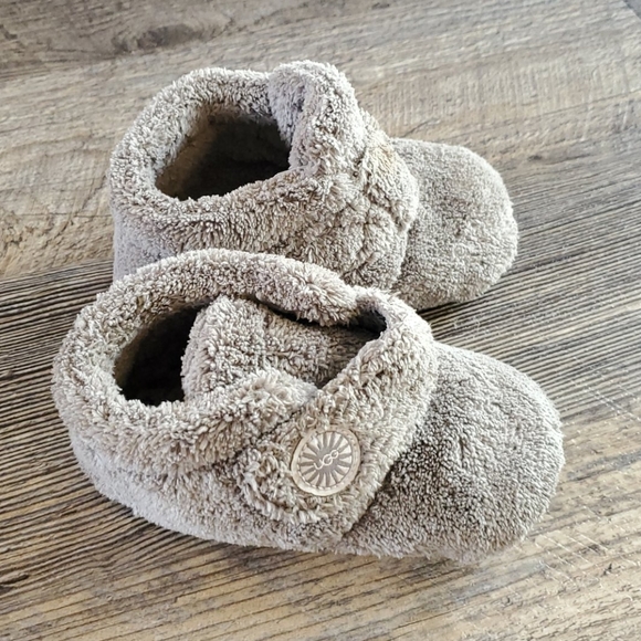 UGG gray unisex kids boots velcro comfy size 4/5 US - Picture 2 of 8